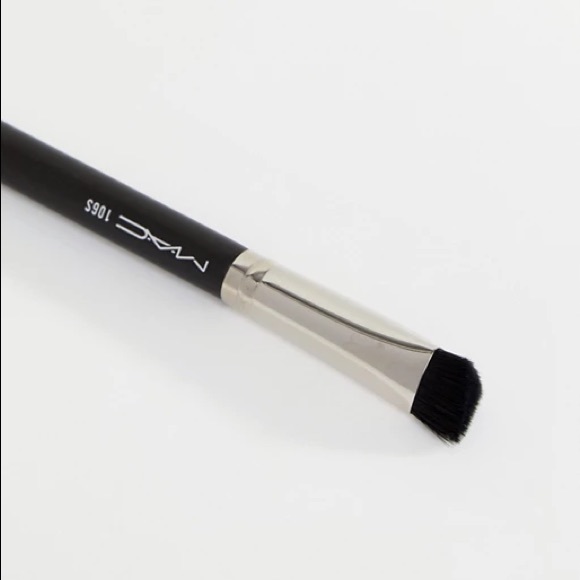 mac concealer brush
